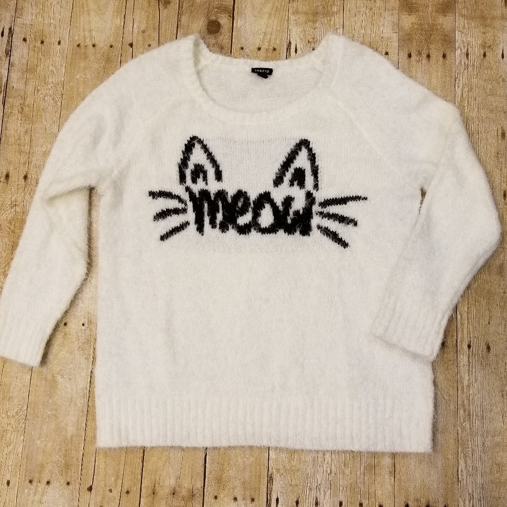 Meow Torrid very soft sweater size 2